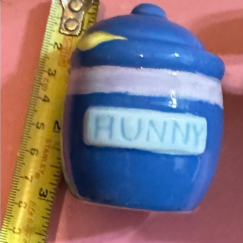 Winni the Pooh salt shakers - Picture 6 of 6